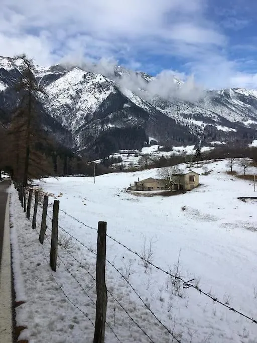 Ca' Rosina. Una Casetta Nel Bosco. Ferrara di Monte Baldo Casa vacanze